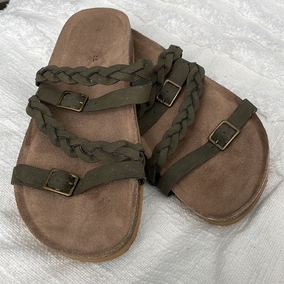 Sandals ☀️ - Picture 3 of 4